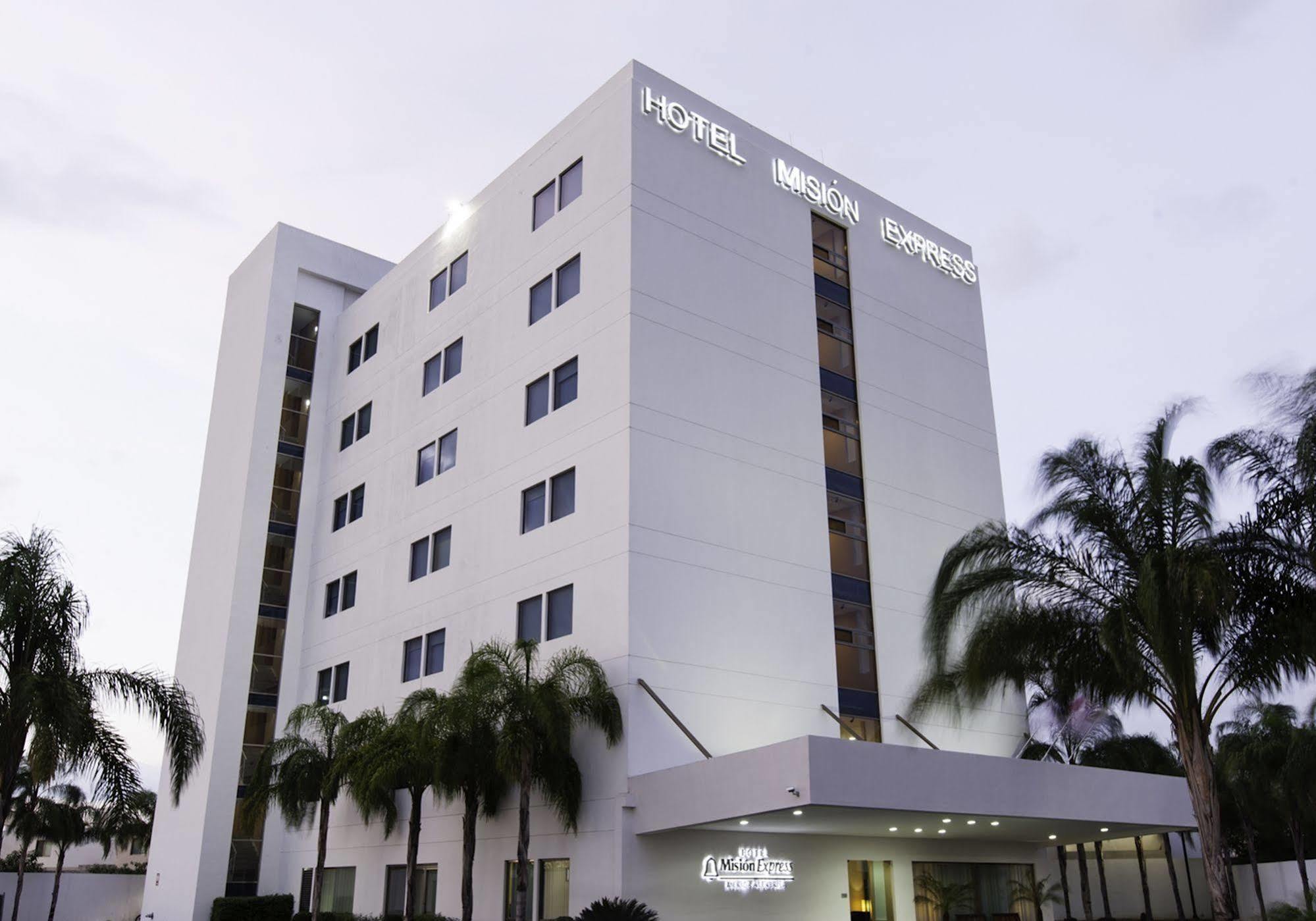 Mision Express Merida Altabrisa Exterior foto